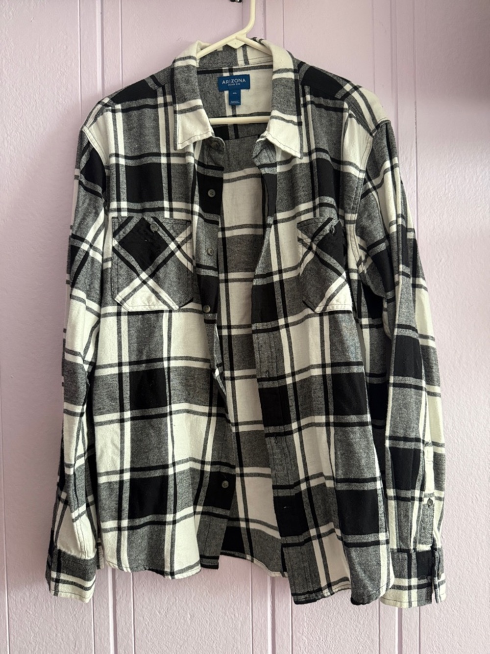 100% Cotton Arizona Jean Company Black and White Plaid Button-Down Shirt